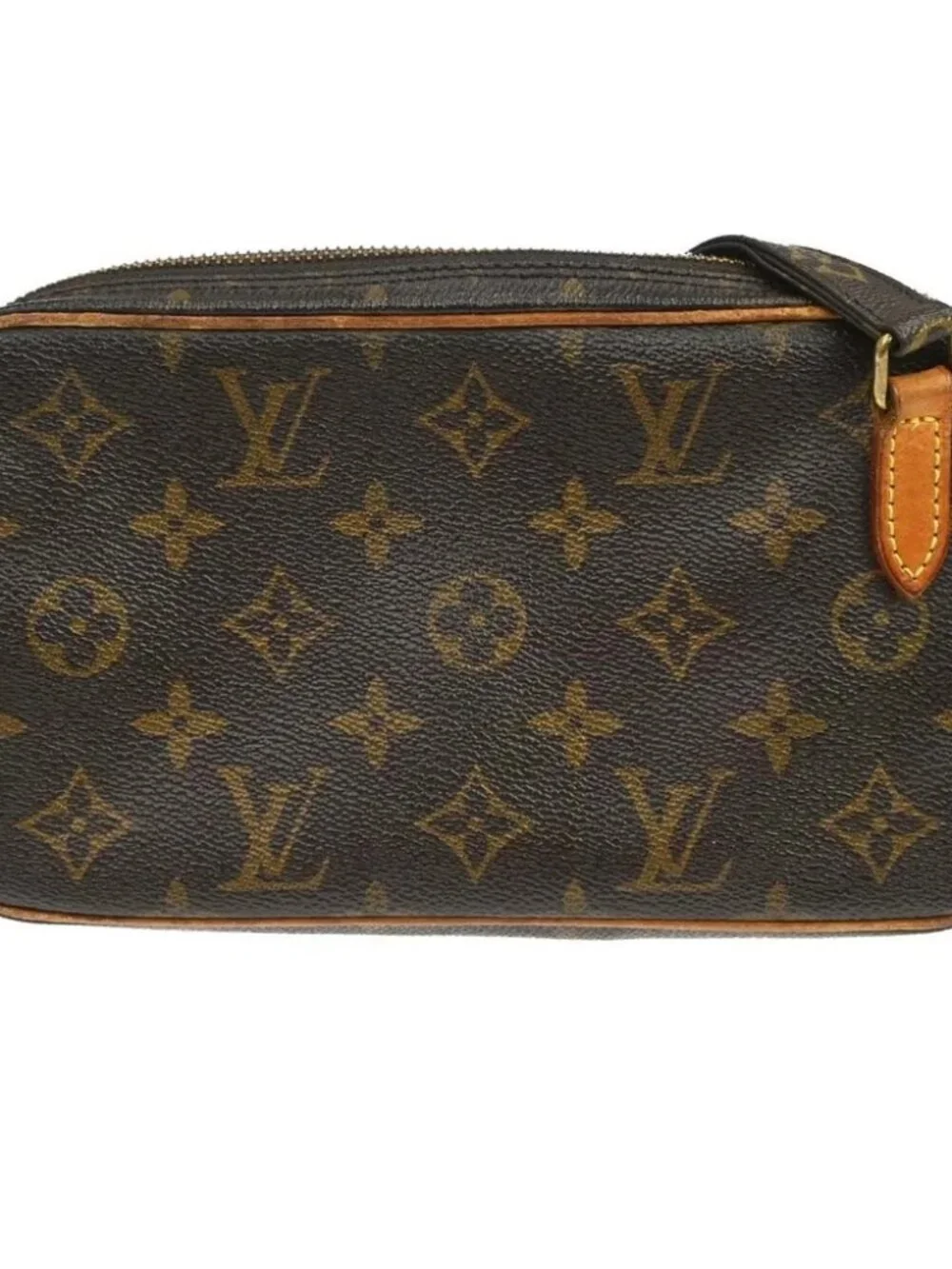 Louis Vuitton outside 	ab